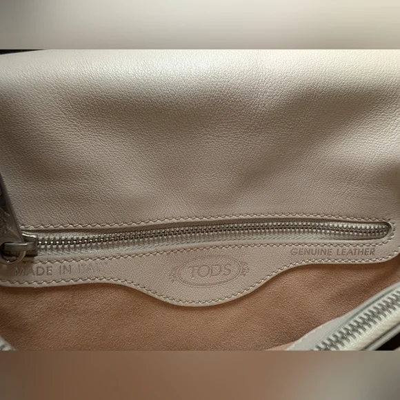 Tod’S Double T Leather Shoulder Bag - Picture 8 of 9